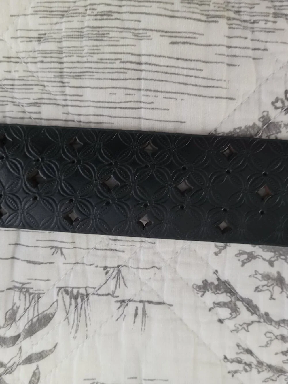 Fossil Black Perforated Leather Belt w/ Silver Tone Buckle Size Medium NWT